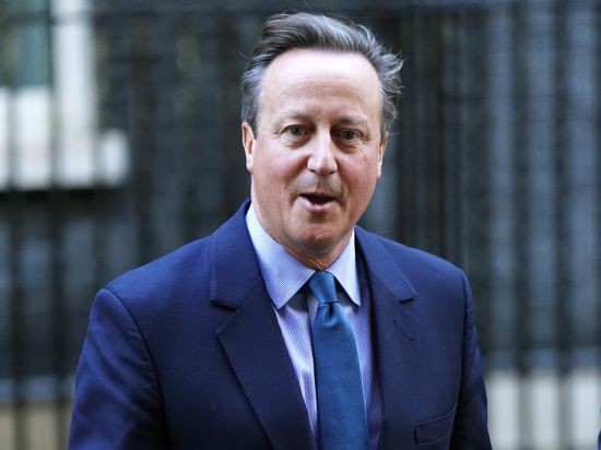 David Cameron, ehemaliger Premierminister von Großbritannien, verlässt die Downing Street. Der frühere britische Regierungschef Cameron ist zum neuen Außenminister seines Landes ernannt worden. 