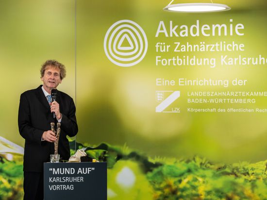 Eine glücklichere Welt ohne Abfall: Das ist die kühne Vision des Umweltforschers Michael Braungart, der in Karlsruhe den diesjährigen „Mund auf“-Preis bekam.