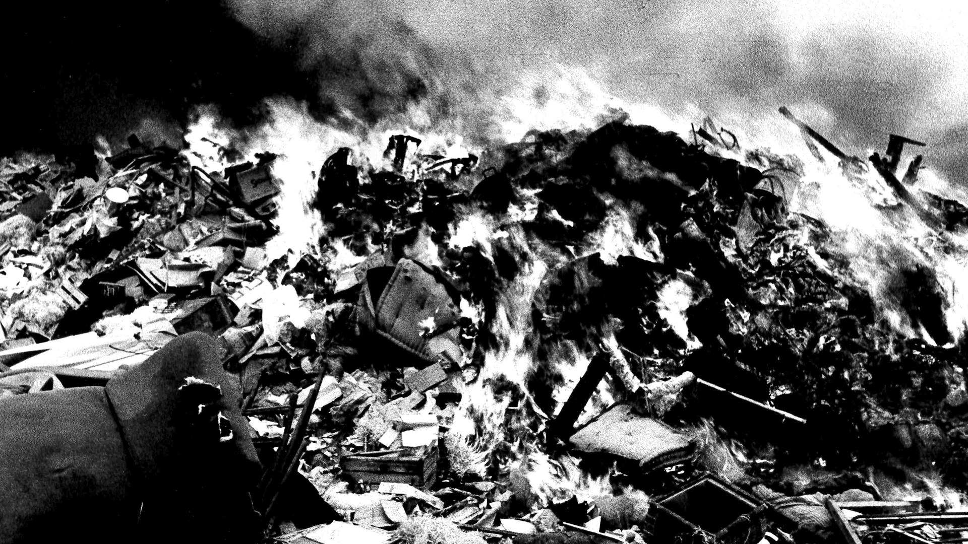 Brennende Müllkippe 1965