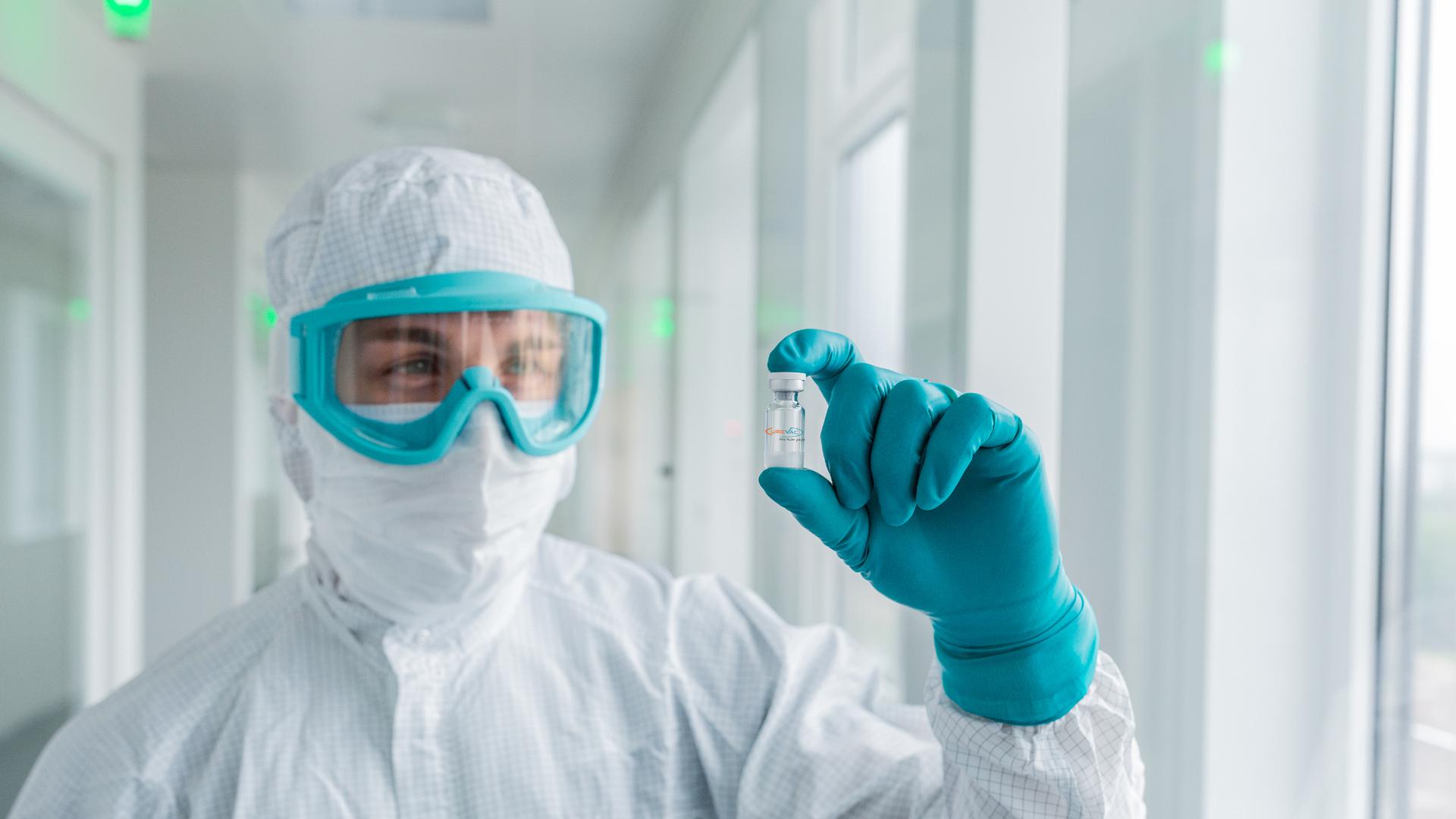 Auf der Zielgeraden: Der Tübinger Bio-Pharmahersteller Curevac nimmt gerade abschließende Tests an seinem Corona-Impfstoffkandidaten vor. Nach der Zulassung sollen bis Ende 2021 etwa 300 Millionen Dosen produziert werden.