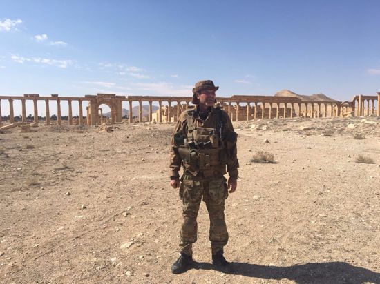 Im Kampf gegen den „Islamischen Staat“: Der frühere Söldner Marat Gabidullin berichtet in seinem Buch unter anderem von der Befreiung der antiken Oasenstadt Palmyra. 