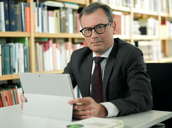 Der KIT-Historiker Rolf-Ulrich Kunze.