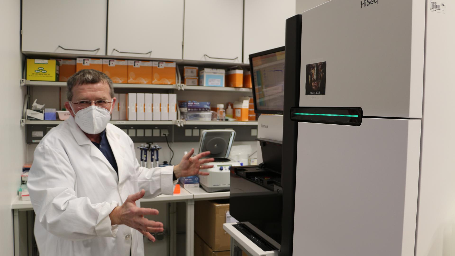 Mehr als 1.500 Corona-Proben sequenziert: Vladimir Benes, Genlaborchef am EMBL in Heidelberg, kann manche Rätsel der Virus-Mutanten entschlüsseln.