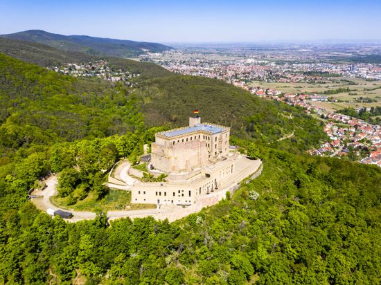 Luftaufnahme vom Schloss Hambach