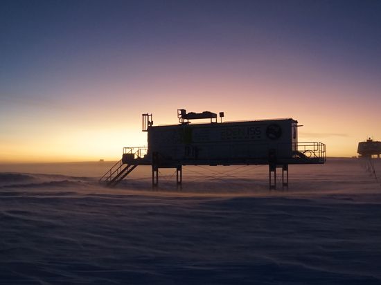 Ein Gewächshaus in der antarktischen Eiswüste: Im Forschungsprojekt „Eden ISS“ wollen die Wissenschaftler herausfinden, wie sich mit wenig Energie und Aufwand Gemüse züchten lässt. Das Wissen könnte für spätere Mond- und Mars-Expeditionen sehr wertvoll sein.