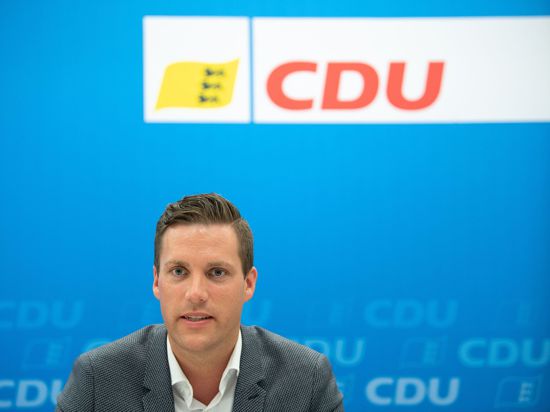 Der baden-württembergische CDU-Generalsekretär Manuel Hagel spricht bei einer Pressekonferenz.