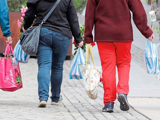 Bundesumweltministerin Svenja Schulze hat den Plastiktüten den Kampf angesagt und ein Gesetz gegen die Einmaltragetaschen auf den Weg gebracht.