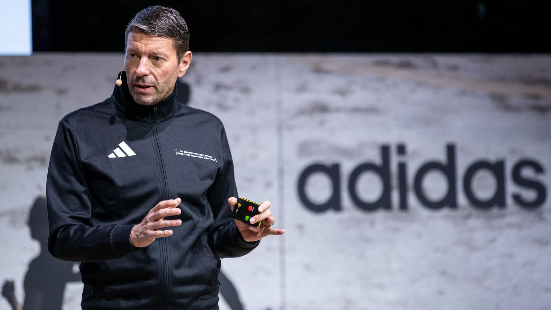 Adidas-Chef Kasper Rorsted übernehme übergangsweise Parkins Aufgaben.