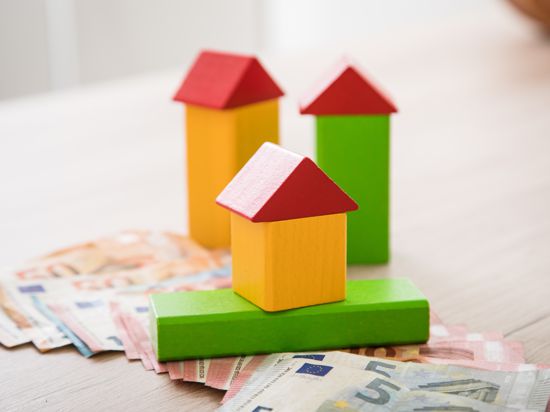 Wer sich beim Immobilienkauf für die richtige Finanzierung entscheidet, kann viel Geld sparen. Zu diesem Ergebnis kommen die Experten von „Finanztest“.
