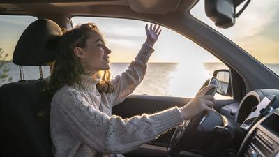 Freude am eigenen Auto: Die Bedeutung des privaten Pkw nimmt laut einer aktuellen Studie bei jungen Menschen wieder zu.