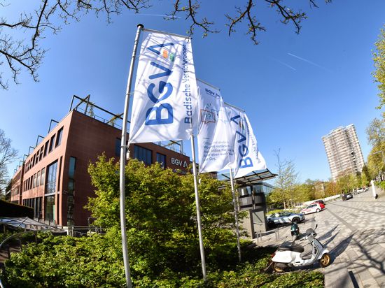 Gewinnsprung: Die Karlsruher BGV Badische Versicherungen-Gruppe hat unter dem Strich 15 Millionen Euro verdient - über fünf Millionen Euro mehr als im Vorjahr.
