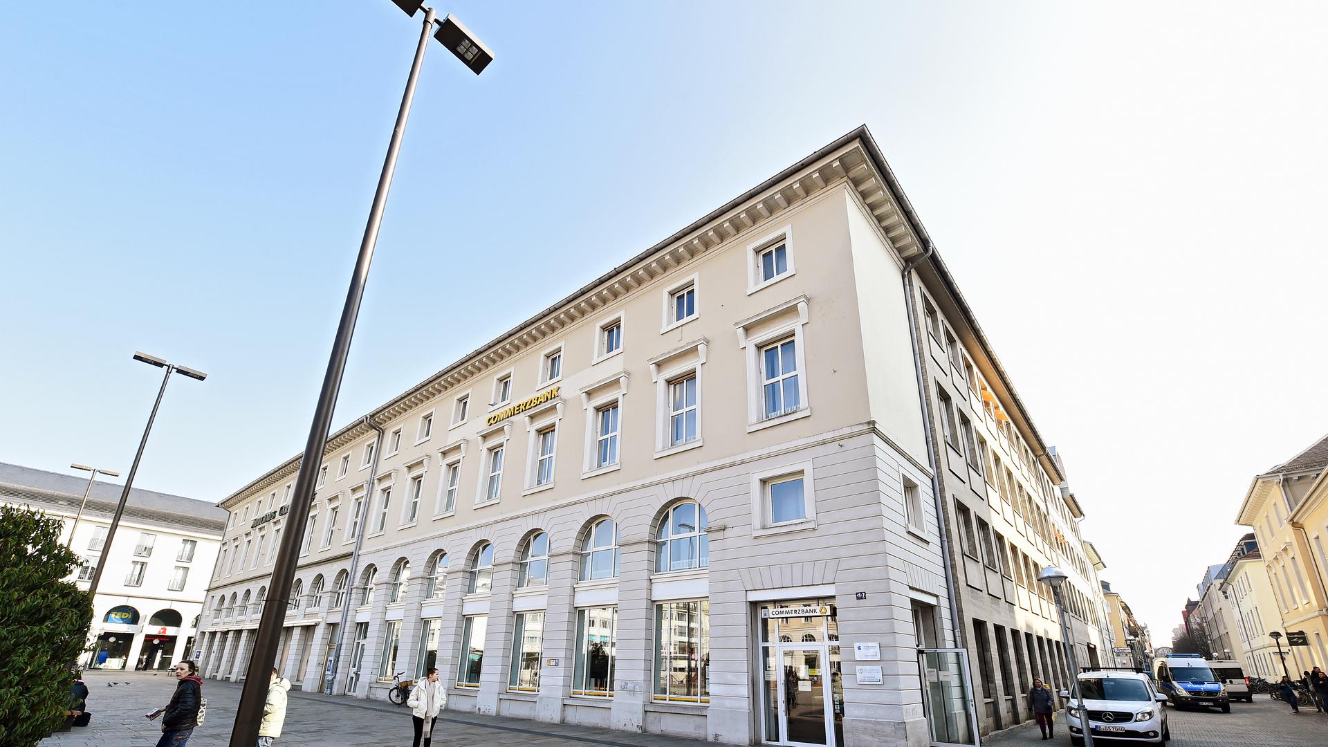 Großer Beratungsbedarf im Krisenjahr: Das Foto zeigt die Filiale der Commerzbank am Karlsruher Marktplatz.