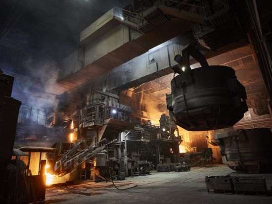 Riesiger Stromverbrauch: Die Badische Stahlwerke GmbH in Kehl gehört zu Deutschlands größten Stahlproduzenten.  Sie bringt in ihren zwei Öfen Schrott mit Hilfe von Strom zum Schmelzen.
