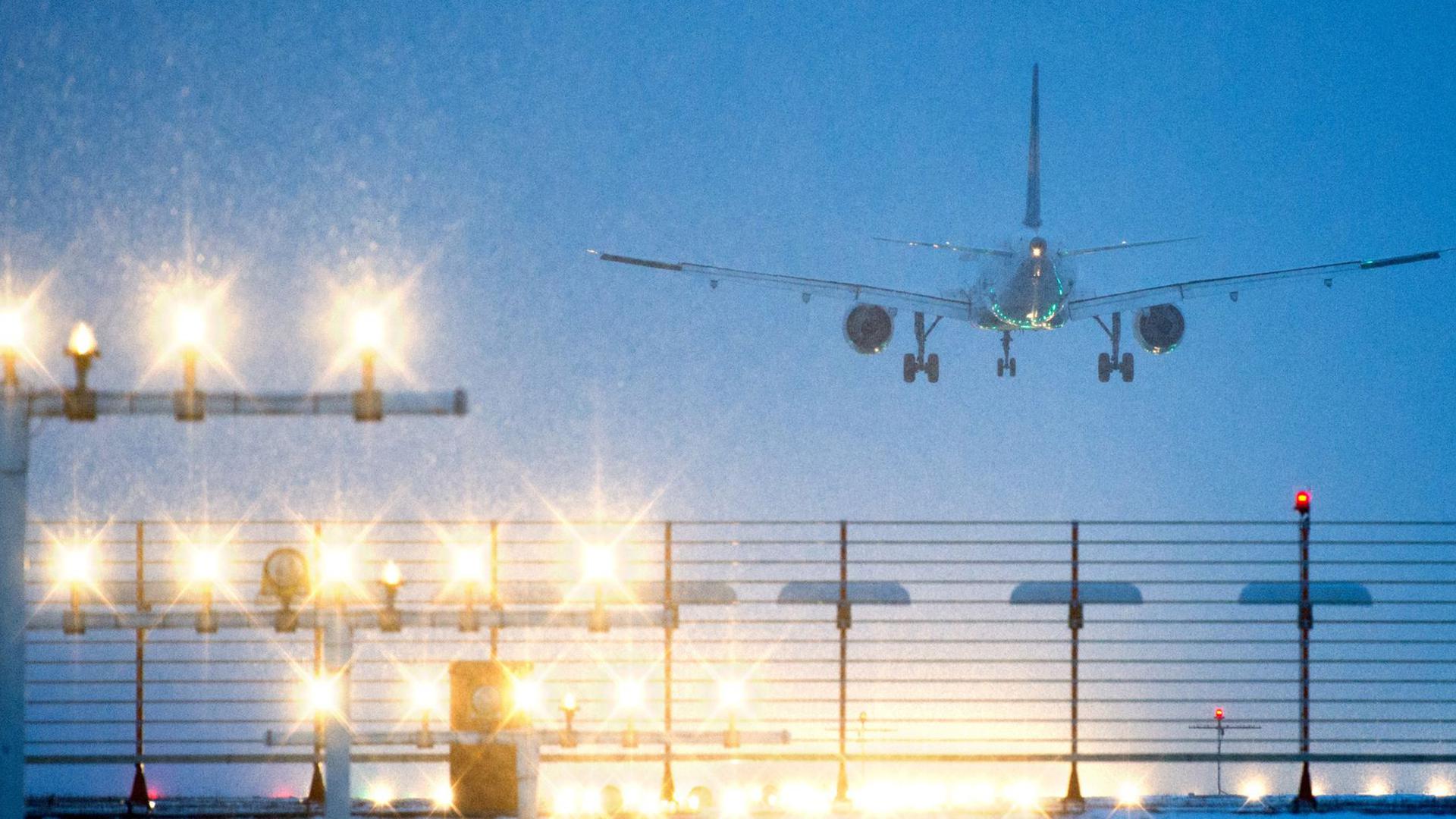Deutschlands Flughäfen haben im ersten Halbjahr einen dramatischen Rückgang der Passagierzahlen erlitten.