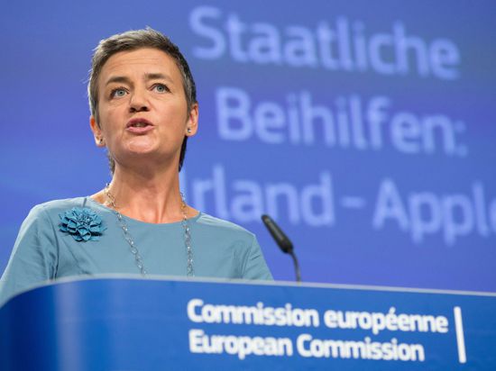 EU-Wettbewerbskommissarin Margrethe Vestager hatte Apple aufgefordert, die Milliardensumme in Irland nachzuzahlen, weil das Land dem Konzern eine unzulässige Sonderbehandlung bei den Steuerkonditionen gewährt habe.