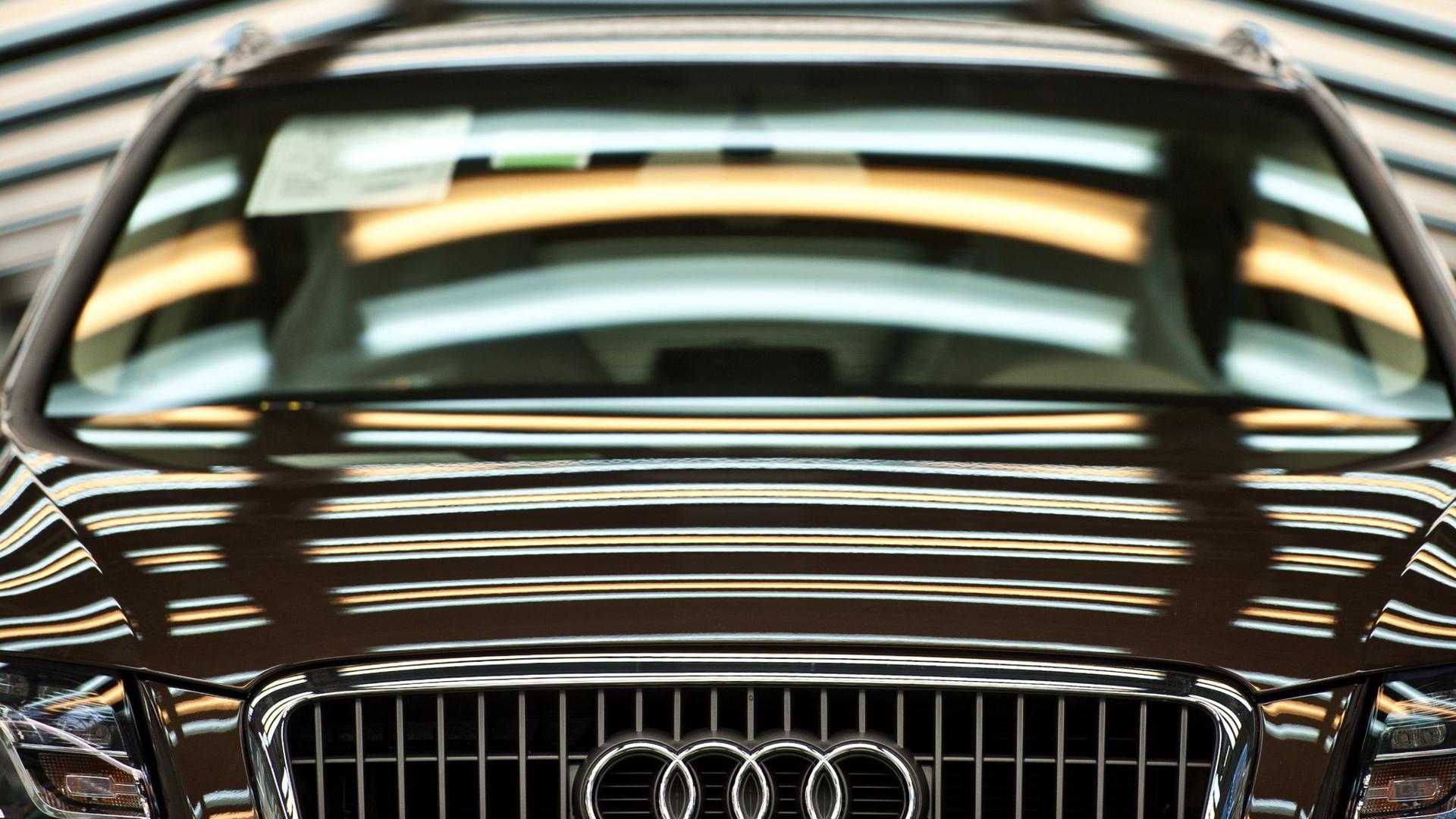 Ein Audi Q5 steht in der Produktion.