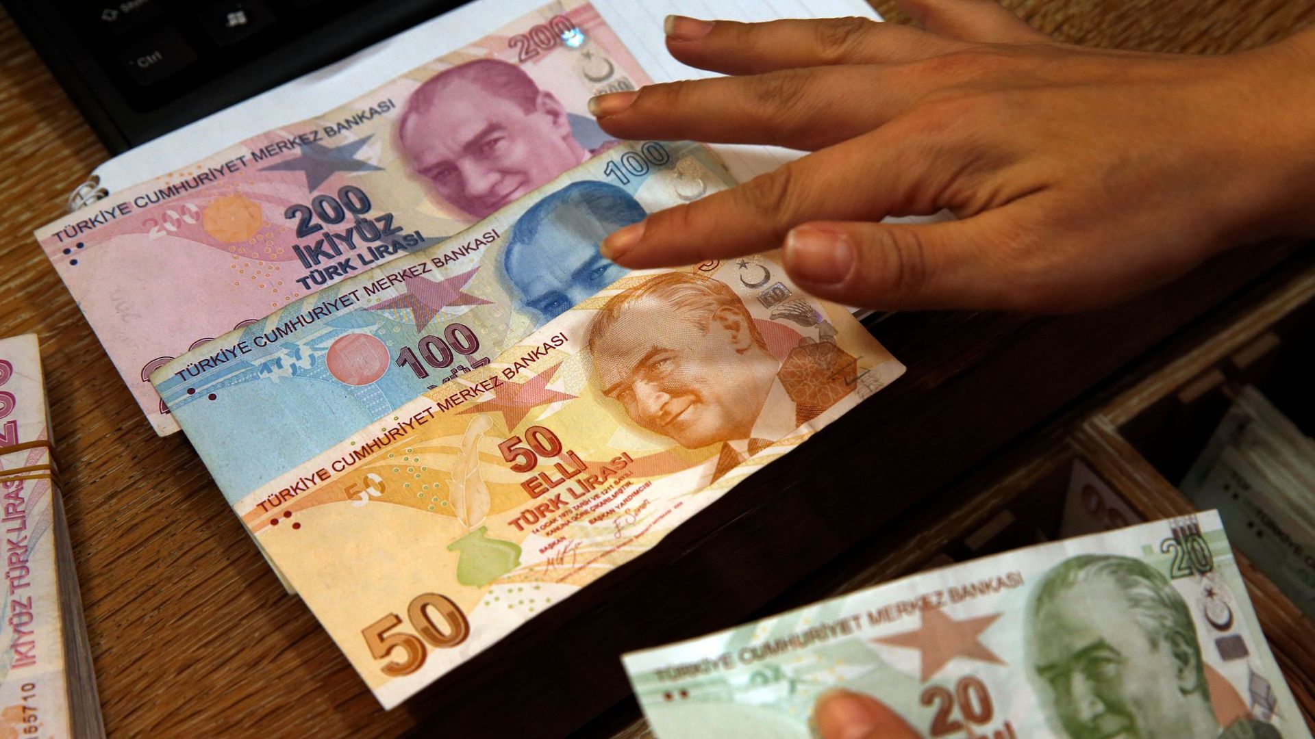 Die türkische Lira ist auf ein Rekordtief gefallen.