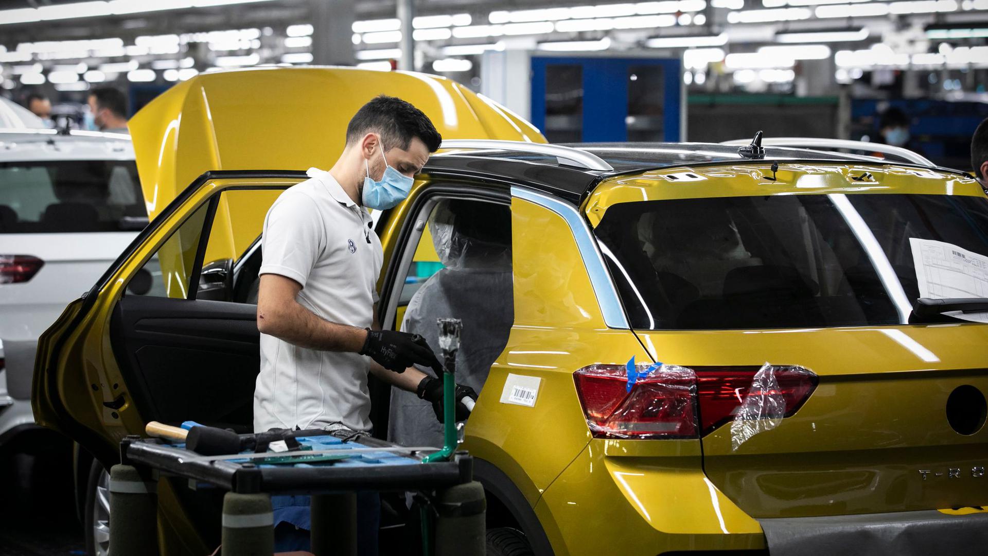 Das portugiesische Autowerk von Volkswagen Autoeuropa nahm nach anderthalb Monaten, in denen durch die Corona-Pandemie nicht produziert wurde, die Produktion wieder auf.
