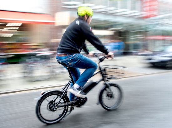 E-Bikes treiben die Fahrradbranche seit Jahren an mit teils zweistelligen Wachstumsraten beim Absatz.