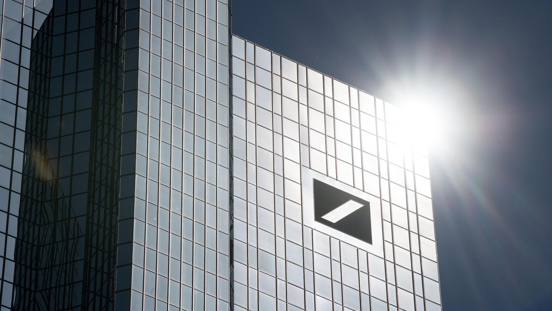 Im vergangenen Jahr hatte die Deutsche Bank mit tiefroten Zahlen zu kämpfen.
