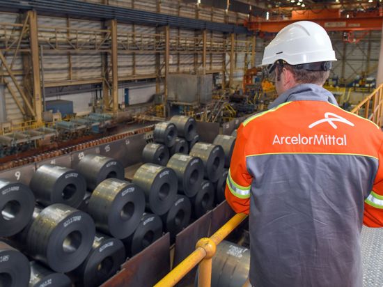 Stahlproduktion im Warmwalzwerk der ArcelorMittal Eisenhüttenstadt GmbH.