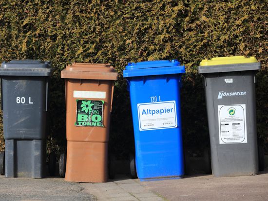 Tonnen für Hausmüll. Das Recycling stagniert in Deutschland.