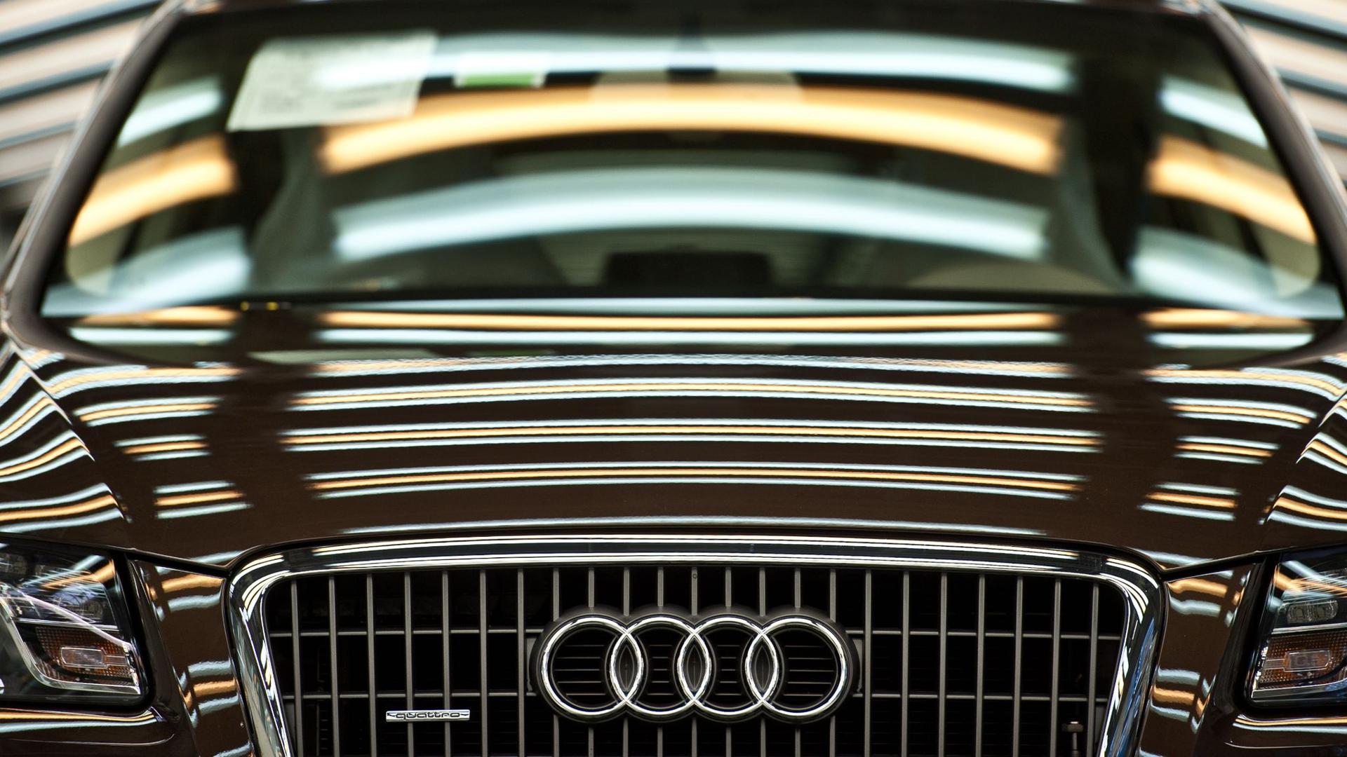 Ein Audi Q5 steht in der Produktion.