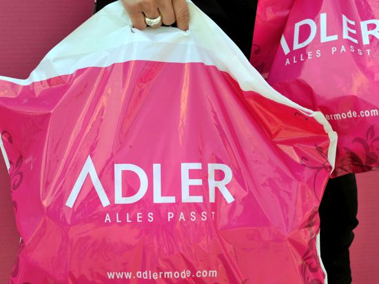 Trotz der Eröffnung eines Insolvenzverfahrens soll bei der Adler Modemärkte AG der Geschäftsbetrieb weiterlaufen.