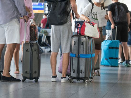 Pauschalreisende sollen künftig besser gegen eine Pleite des Reiseveranstalters abgesichert sein.