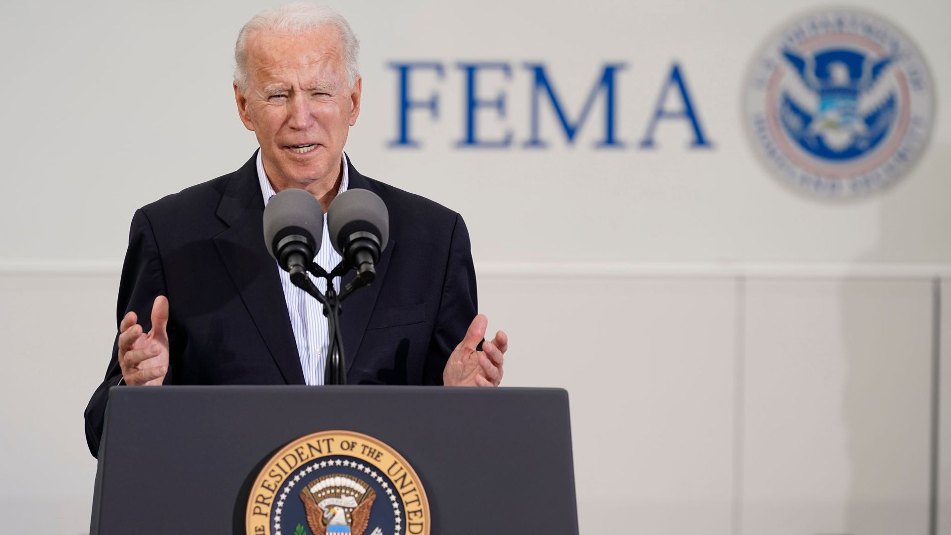 Joe Biden, Präsident der USA, spricht bei einer Veranstaltung zur Covid-19-Massenimpfung.