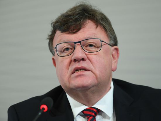 Johannes Beermann, Vorstandsmitglied der Deutschen Bundesbank, spricht während der Bilanz-Pressekonferenz.