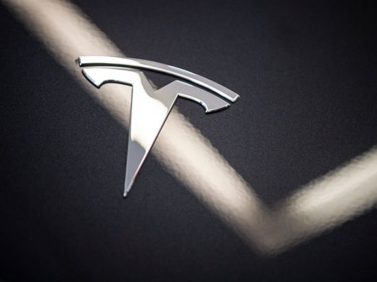Der Elektroautohersteller Tesla verbucht zu Jahresbeginn weiter kräftiges Wachstum.