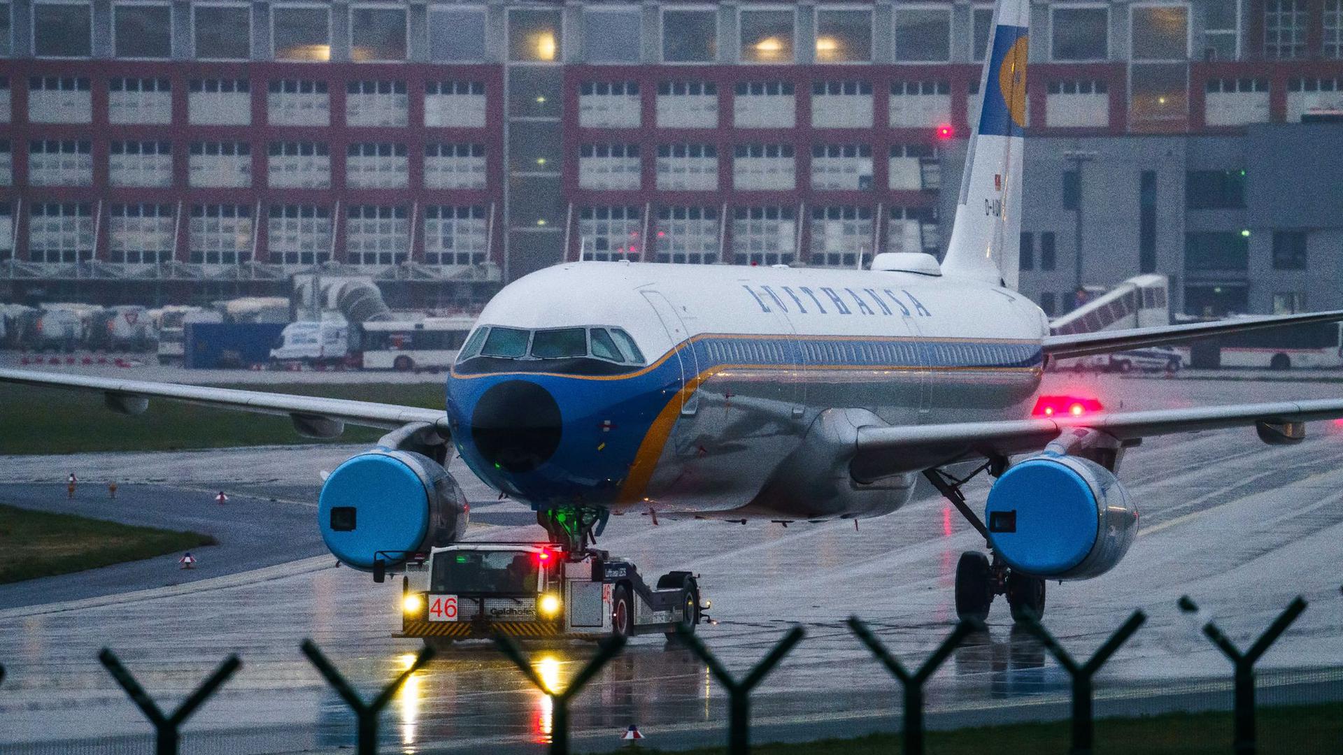 Der Lufthansa-Vorstand will sich von den Eigentümern einen Vorratsbeschluss beschaffen.