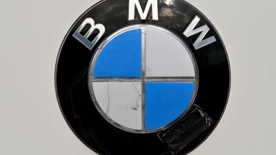 BMW bleibt bei seiner Jahresprognose: mehr Verkäufe, eine Ebit-Marge von annähernd 8 Prozent und deutlich mehr Gewinn vor Steuern.