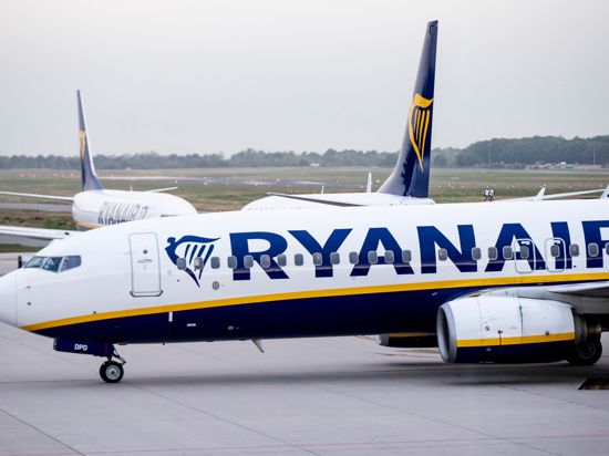 Die irische Fluggesellschaft Ryanair sucht Piloten.