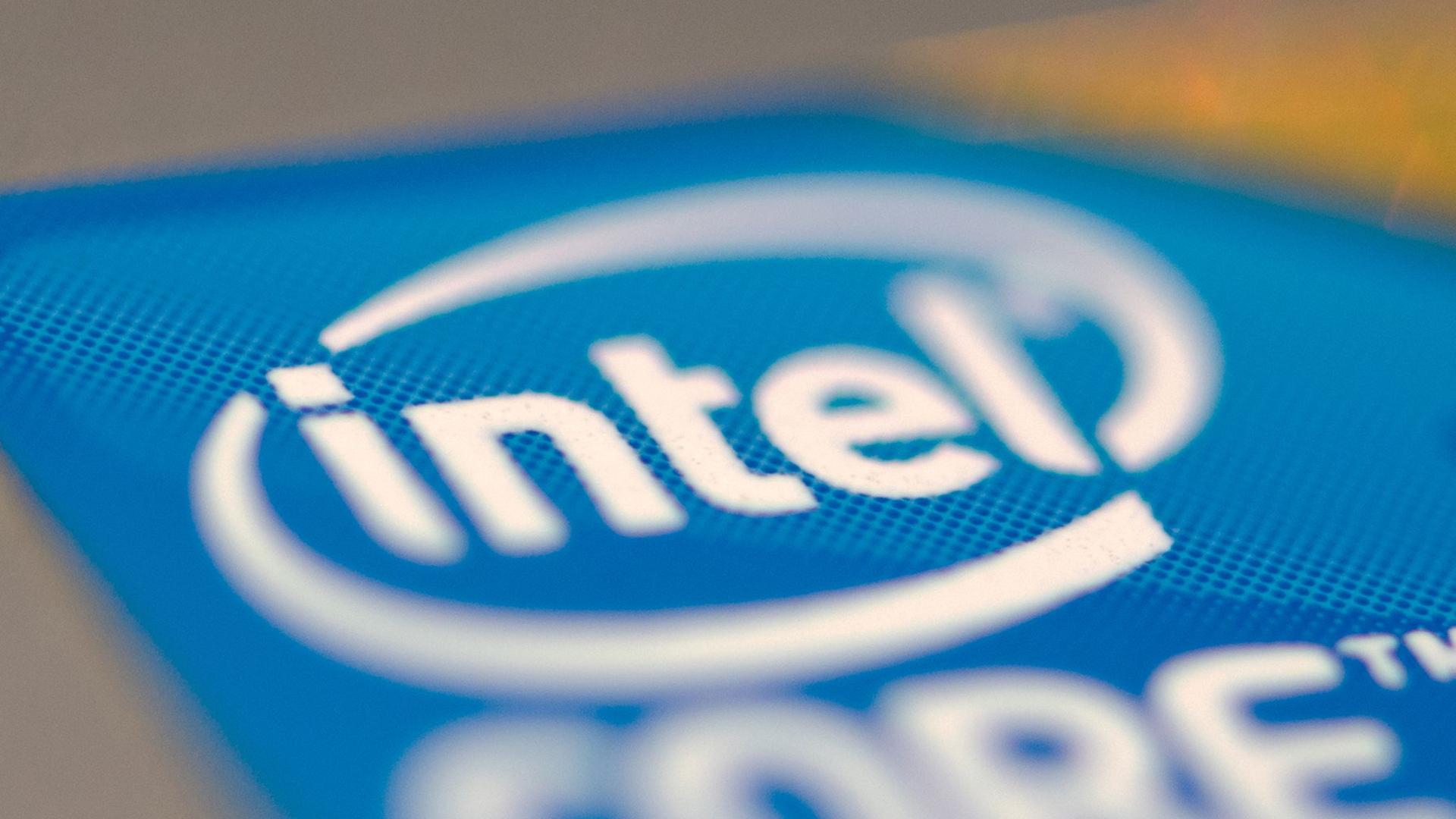 Intel profitiert weiterhin von der erhöhten PC-Nachfrage in der Corona-Pandemie.