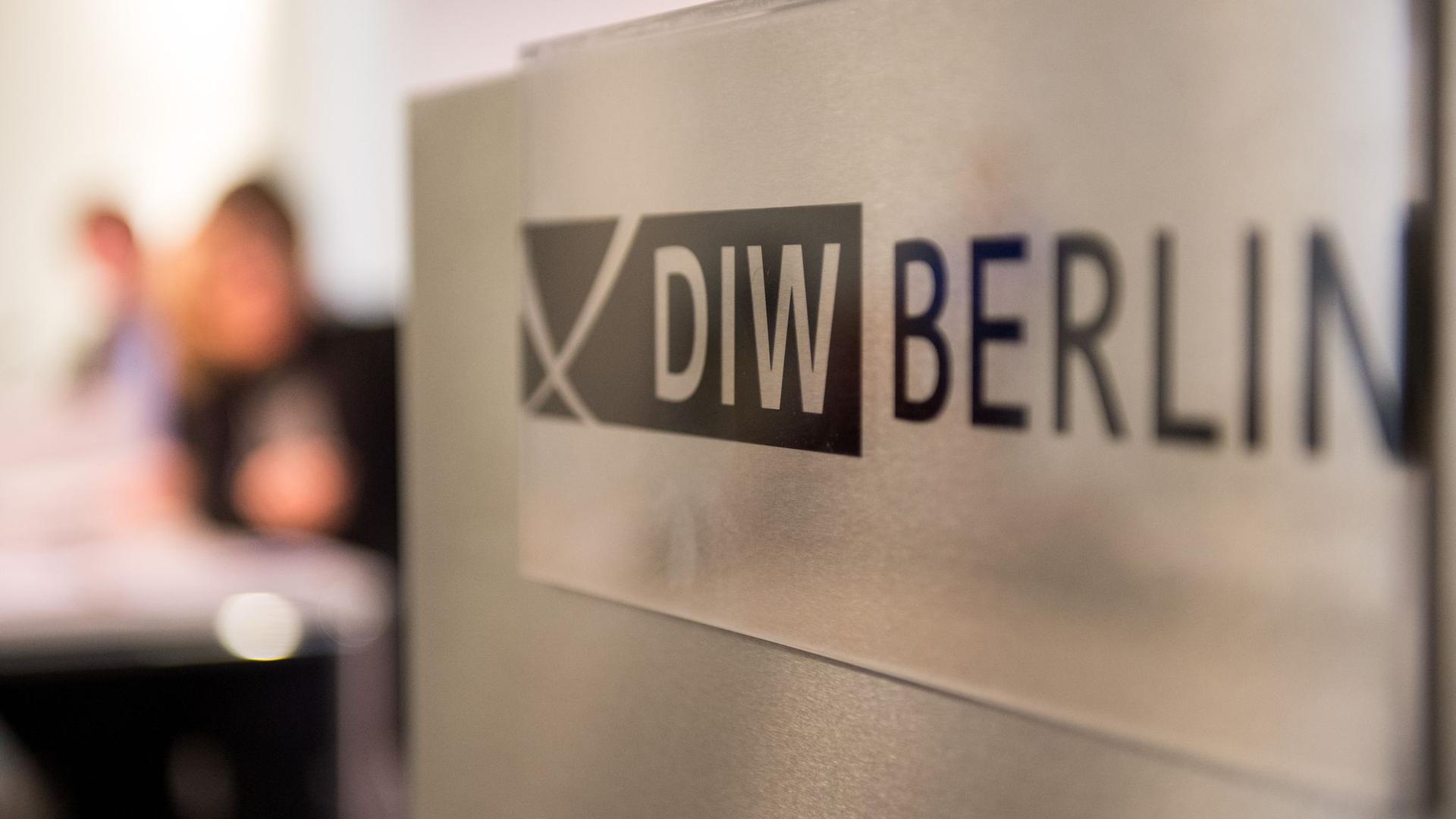 Das Logo des DIW in Berlin.