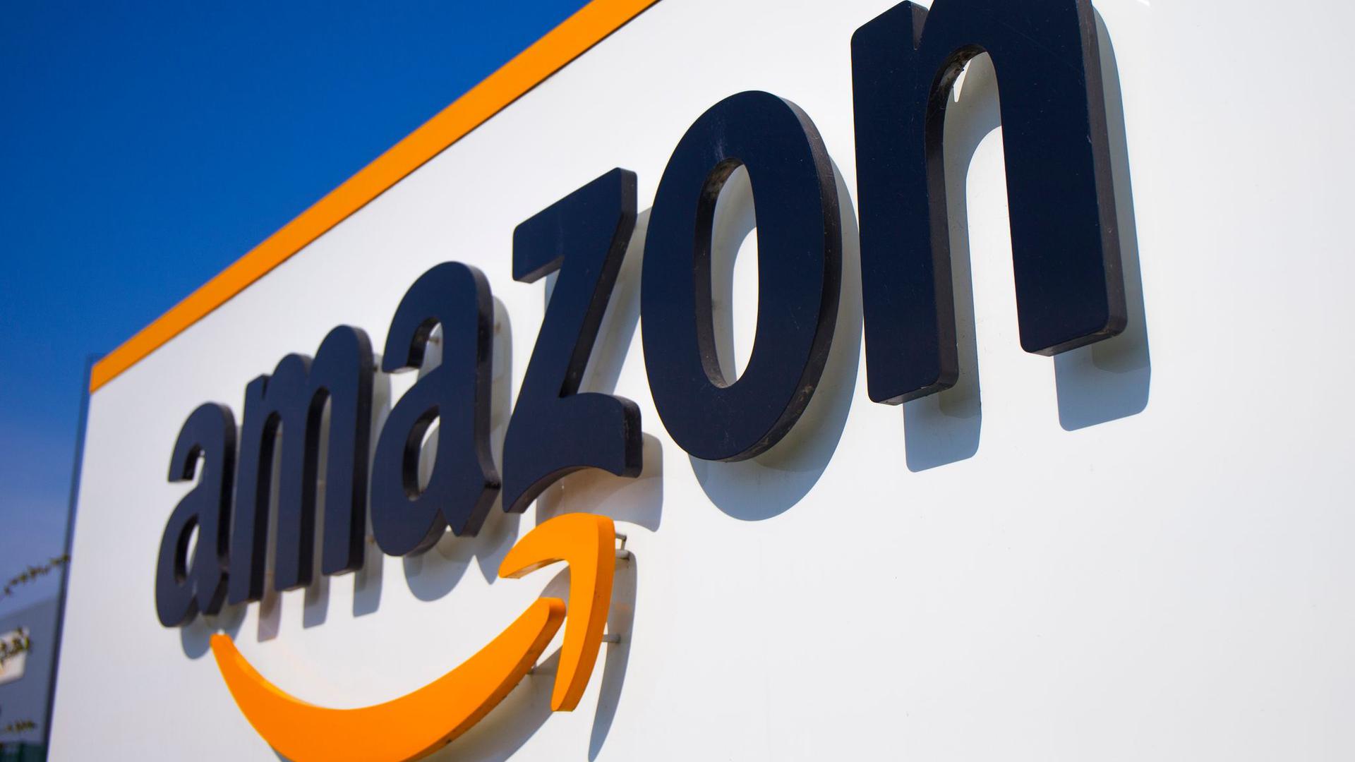 Der deutsche Onlinehandel rechnet trotz der jüngsten Warnsignale vom US-Internetgiganten Amazon vorläufig nicht mit einem Ende des kräftigen Wachstums im E-Commerce.