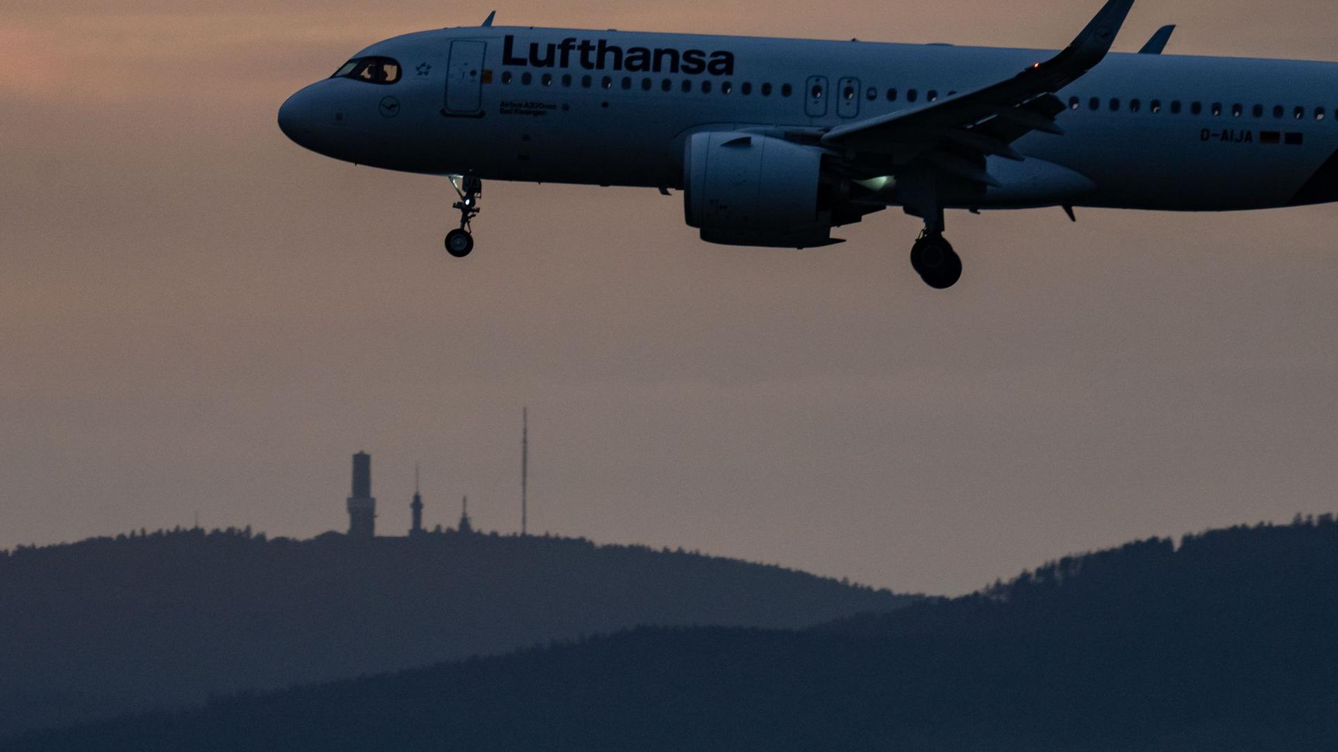 Trotz eines deutlichen Quartalsverlusts gibt es für die Lufthansa positive Anzeichen.