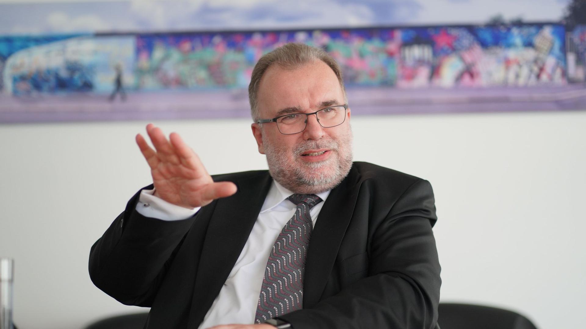 Siegfried Russwurm, neuer Präsident vom Bundesverband der Deutschen Industrie (BDI), im Rahmen eines dpa-Interviews.