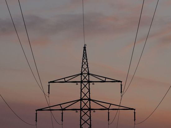 Die Energieversorger haben im vergangenen Jahr rund 230.000 Verbrauchern in Deutschland wegen unbezahlter Rechnungen den Strom abgestellt.