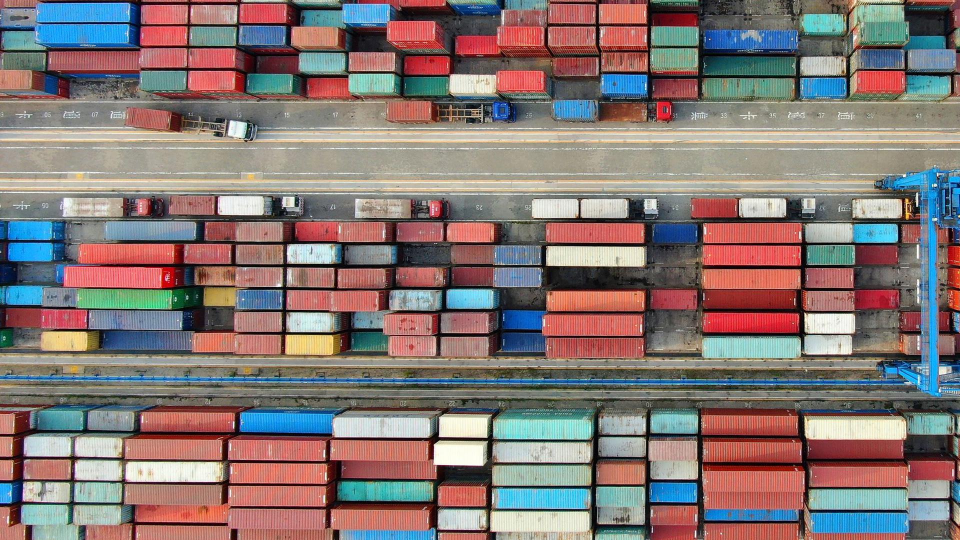 Container über Container - Sinnbild der Weltwirtschaft.