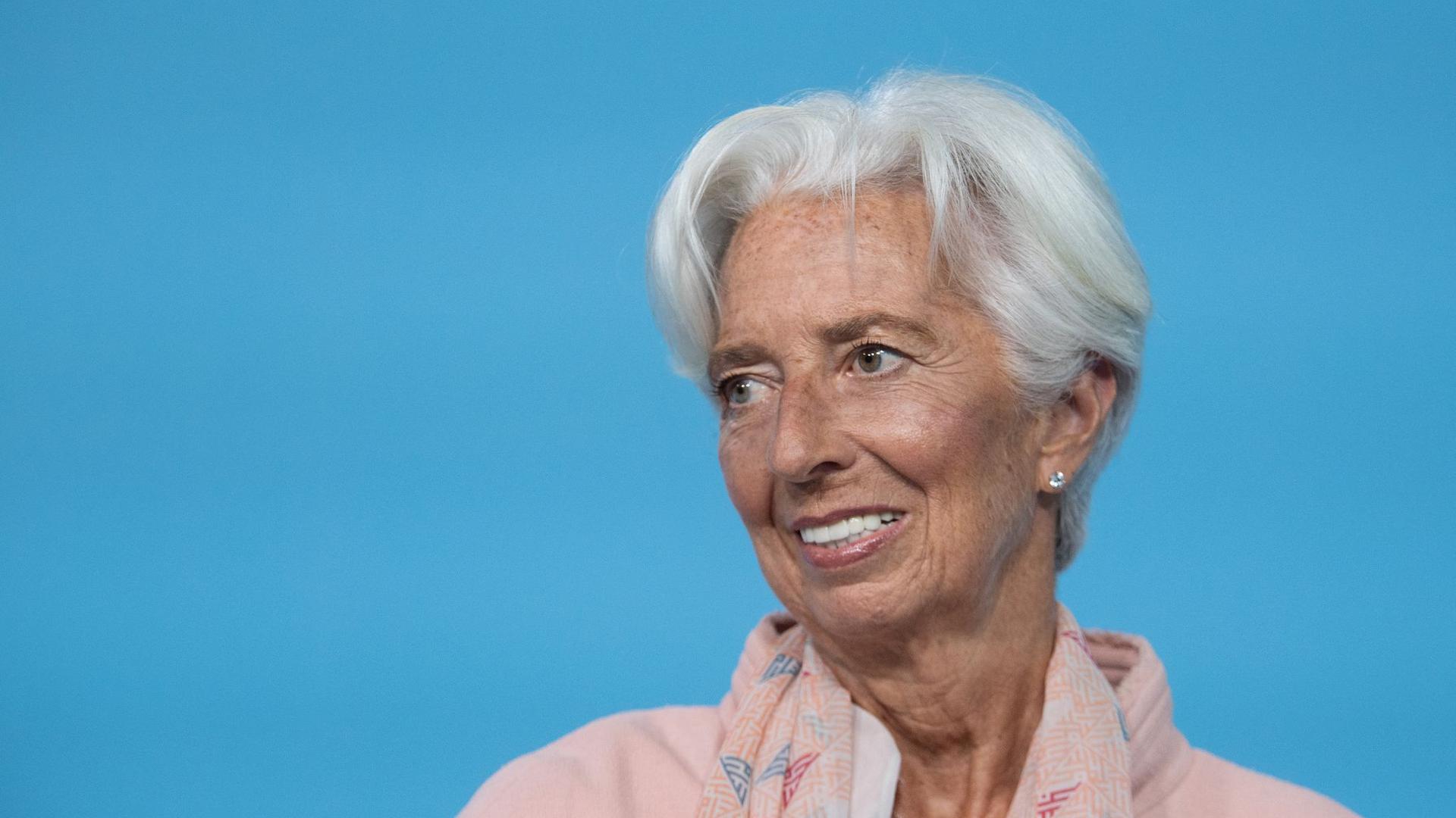Die EZB-Präsidentin Christine Lagarde wirbt um Vertrauen in den Kurs der Europäischen Zentralbank.