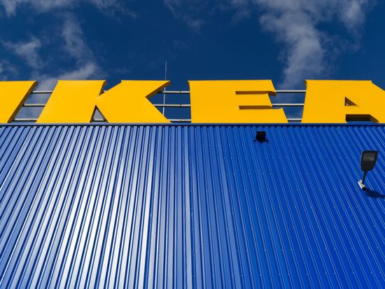 Online-Konkurrenten machen dem Einrichtungskonzern Ikea Druck.