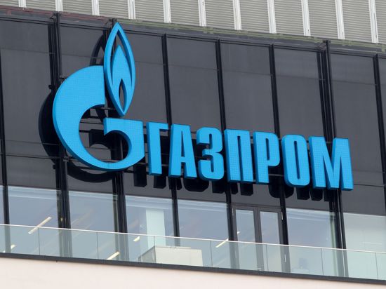 Das Gazprom-Logo ist auf einer Niederlassung des russischen Staatskonzerns in St. Petersburg zu sehen.