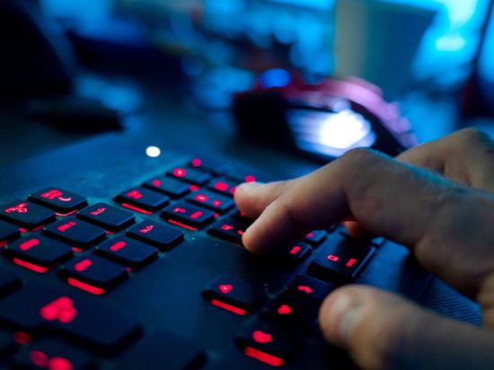 Dem Bundesverband der Energie- und Wasserwirtschaft zufolge wurden in Deutschland zuletzt mehr Cyberangriffe verzeichnet.