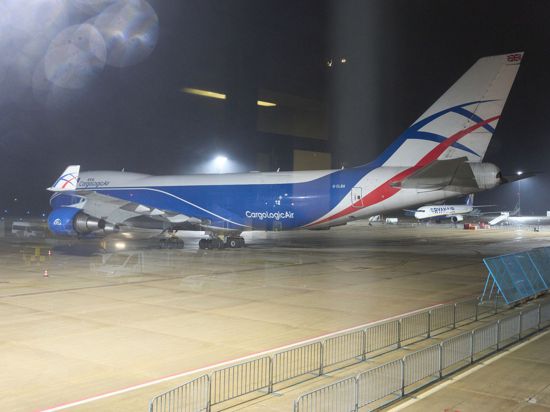 Der Jumbojet TY Boeing 747 unter russischer Kontrolle darf vorerst nicht mehr vom Flughafen Hahn abheben.