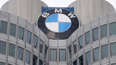 Die Zentrale des Autobauers BMW in München. Die Staatsanwaltschaft durchsuchte einige Büros.