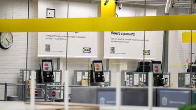Eine Ikea-Filiale in St. Petersburg – geschlossen. Ikea baut seine verbliebenen Kapazitäten in Russland und Belarus ab.