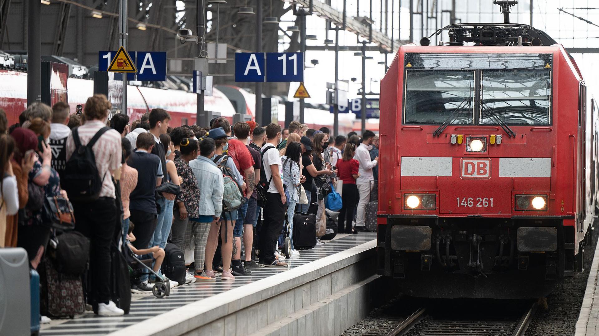 Die Pünktlichkeit der Deutschen Bahn lässt weiter nach.